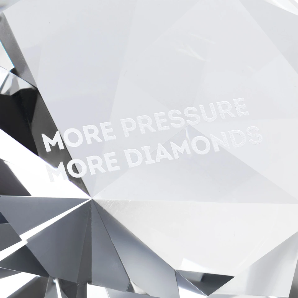 Стела Diamond